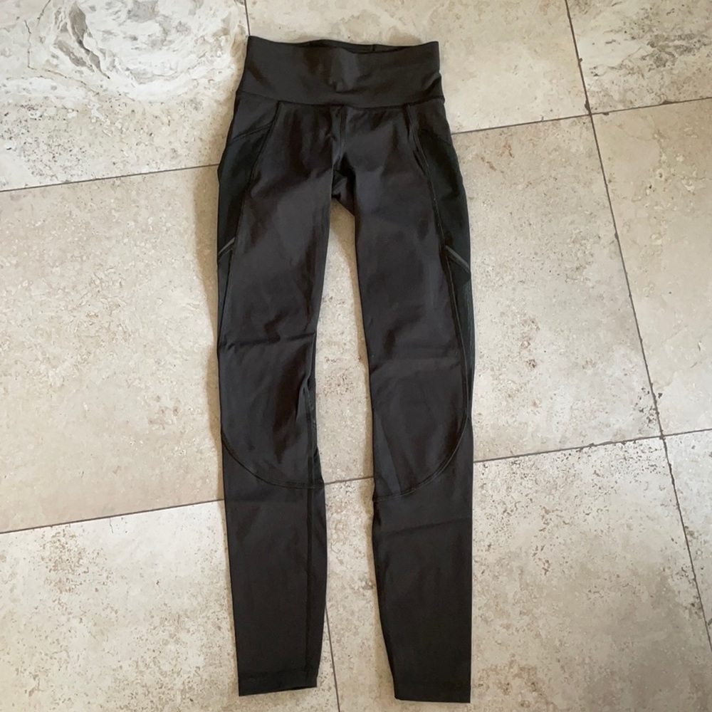 LULULEMON side mesh insert leggings size 2